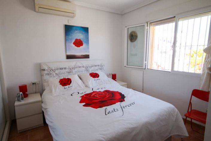 Image No.23-4 Bed Villa for sale