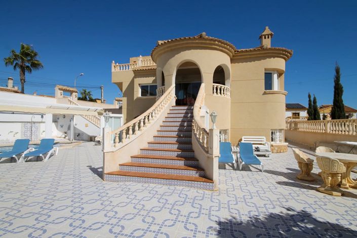 Image No.42-4 Bed Villa for sale