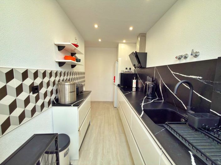 Image No.11-3 Bed Townhouse for sale