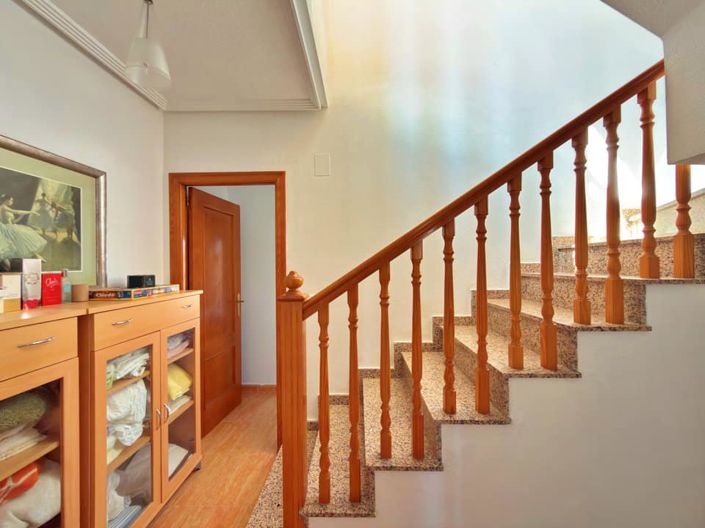 Image No.18-3 Bed Townhouse for sale