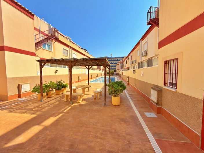 Image No.2-3 Bed Townhouse for sale