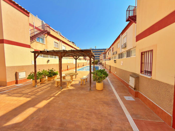 Image No.2-Maison de ville de 3 chambres à vendre à Alicante