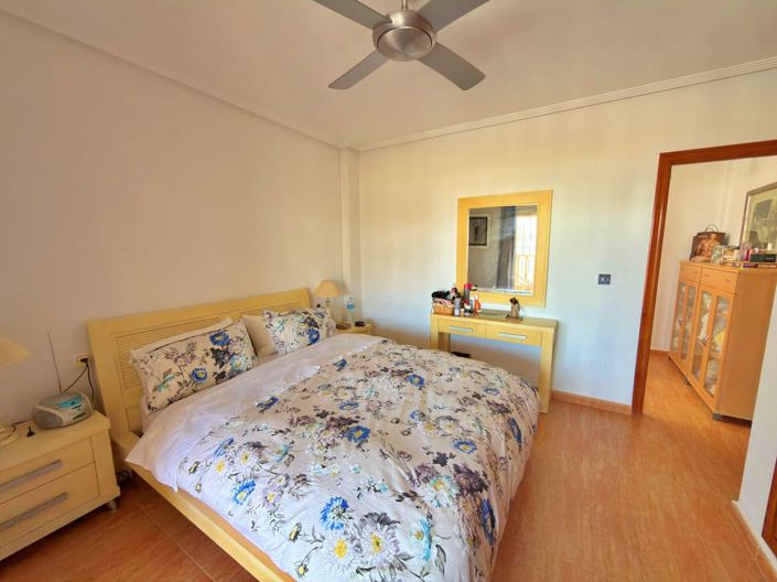 Image No.20-3 Bed Townhouse for sale