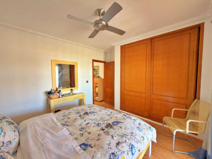 Image No.21-3 Bed Townhouse for sale