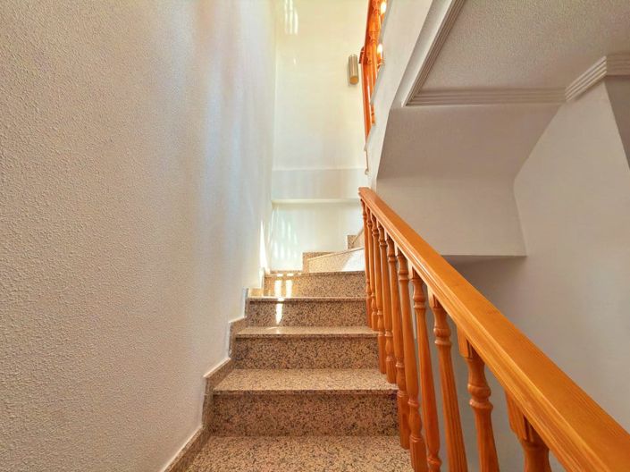 Image No.25-3 Bed Townhouse for sale