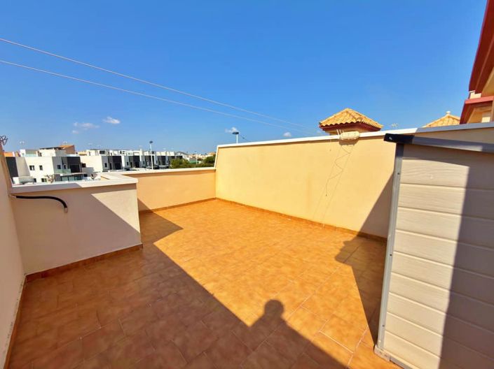 Image No.26-3 Bed Townhouse for sale