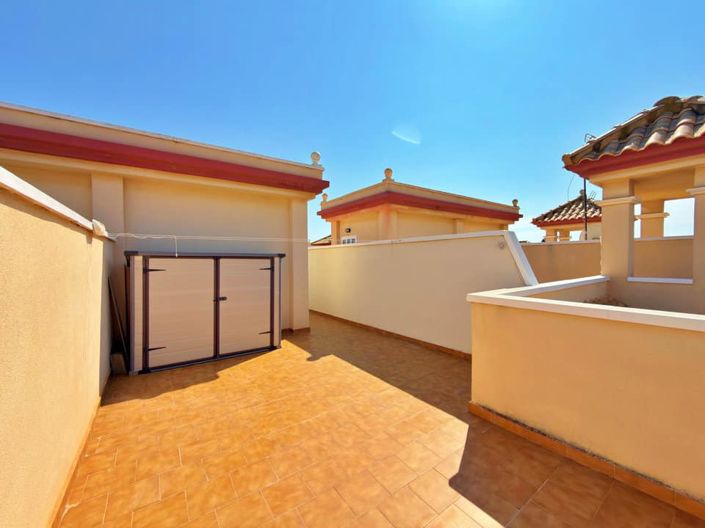 Image No.27-3 Bed Townhouse for sale