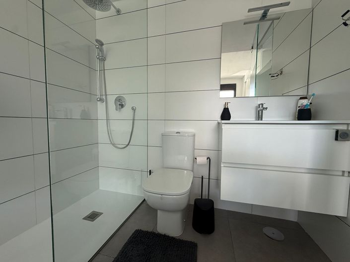 Image No.15-2 Bed Apartment for sale