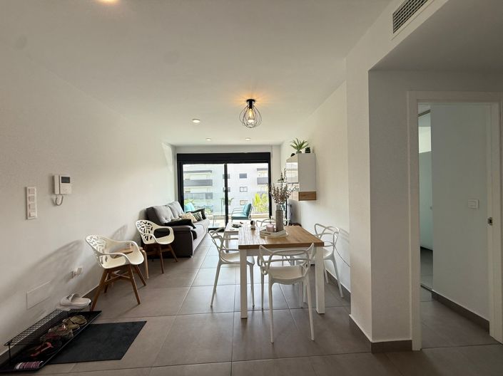 Image No.8-2 Bed Apartment for sale