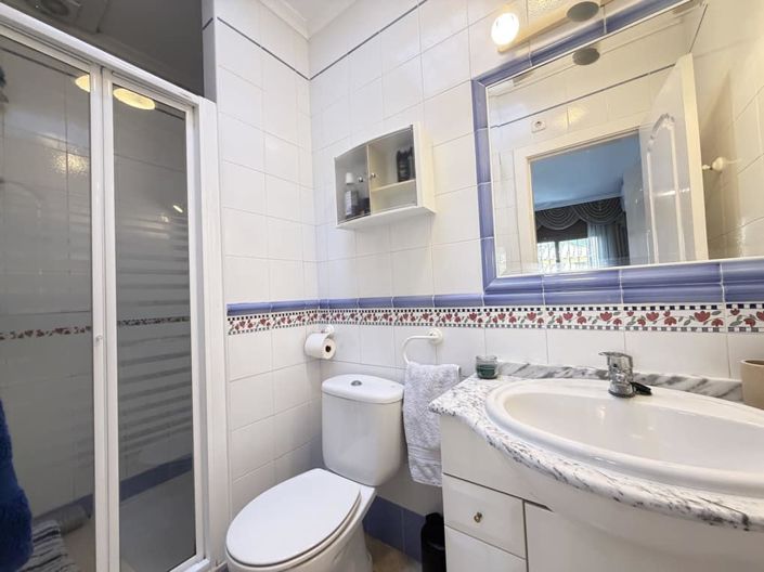 Image No.15-2 Bed Townhouse for sale