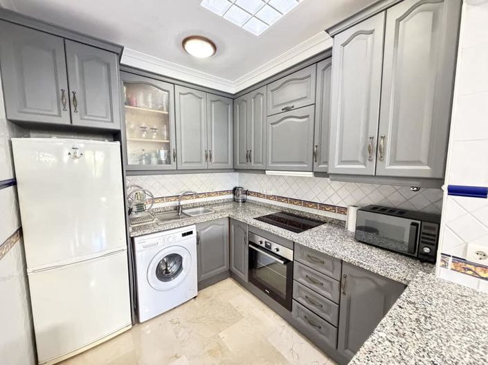 Image No.9-2 Bed Townhouse for sale