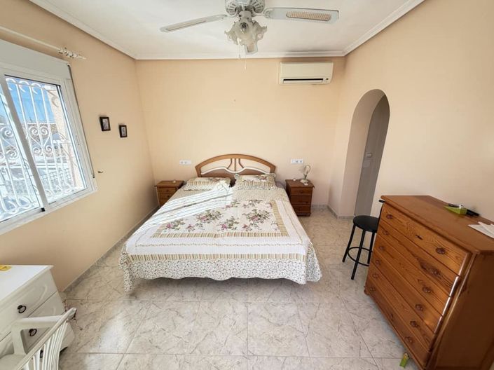 Image No.19-3 Bed Villa for sale