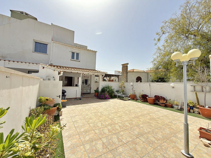 Image No.16-3 Bed Townhouse for sale