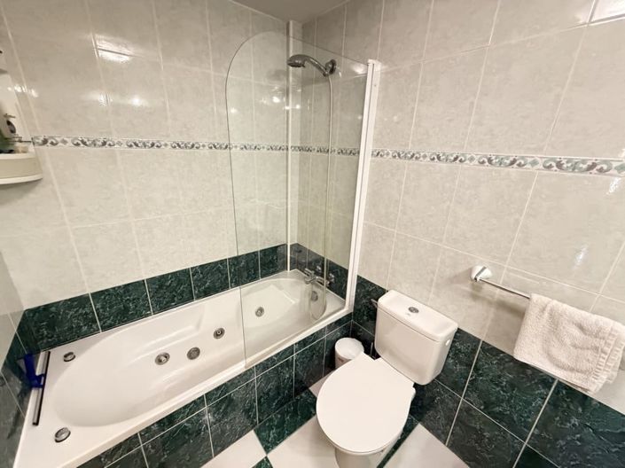 Image No.17-2 Bed Apartment for sale