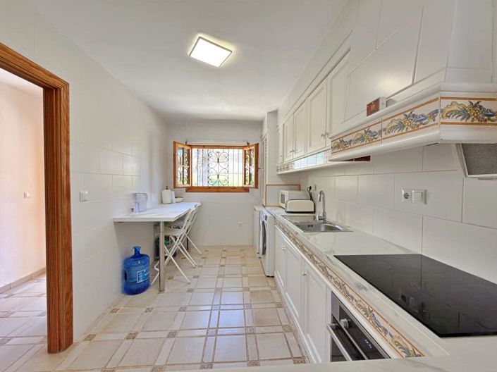 Image No.11-3 Bed Townhouse for sale