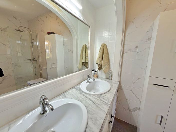 Image No.28-3 Bed Townhouse for sale