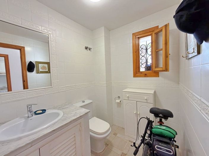 Image No.8-3 Bed Townhouse for sale