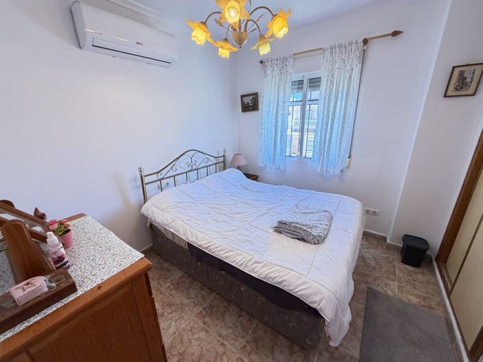 Image No.19-3 Bed Townhouse for sale
