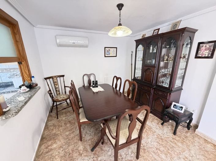 Image No.6-3 Bed Townhouse for sale