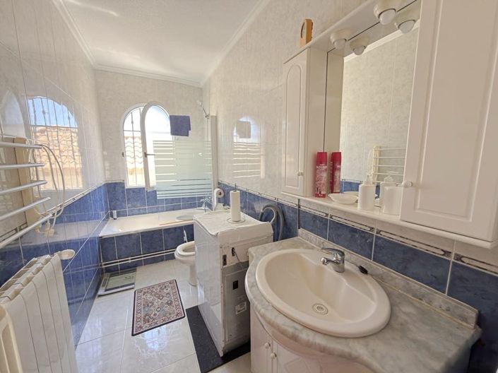 Image No.26-5 Bed Villa for sale