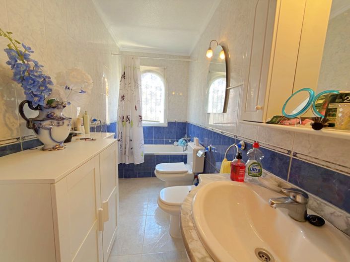 Image No.17-3 Bed Villa for sale
