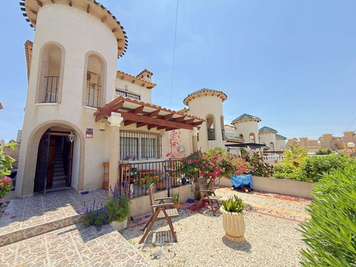 Image No.2-3 Bed Villa for sale