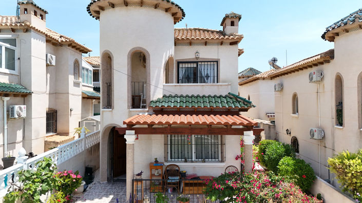 Image No.7-3 Bed Villa for sale