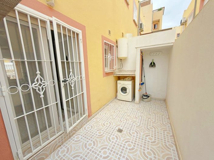 Image No.17-2 Bed Townhouse for sale