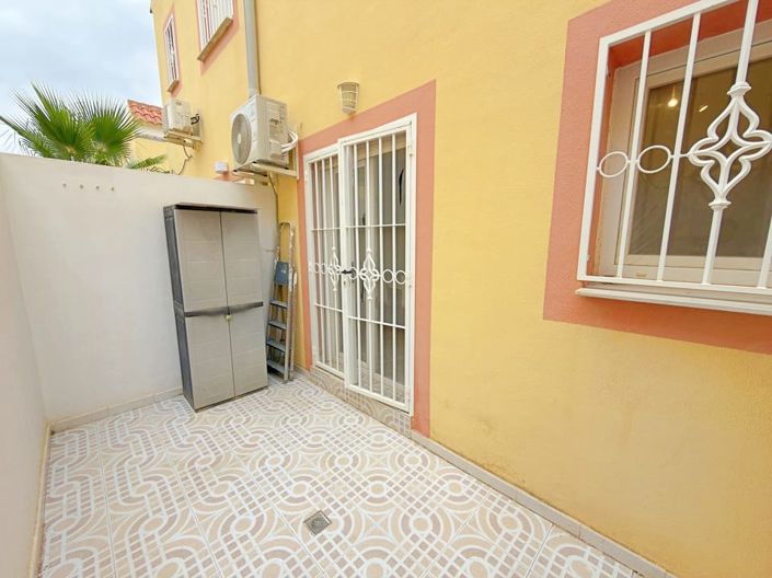 Image No.18-2 Bed Townhouse for sale
