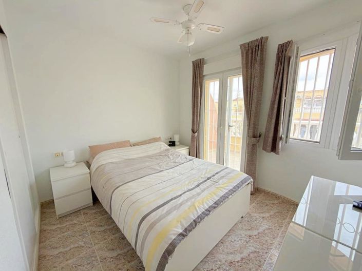 Image No.26-2 Bed Townhouse for sale
