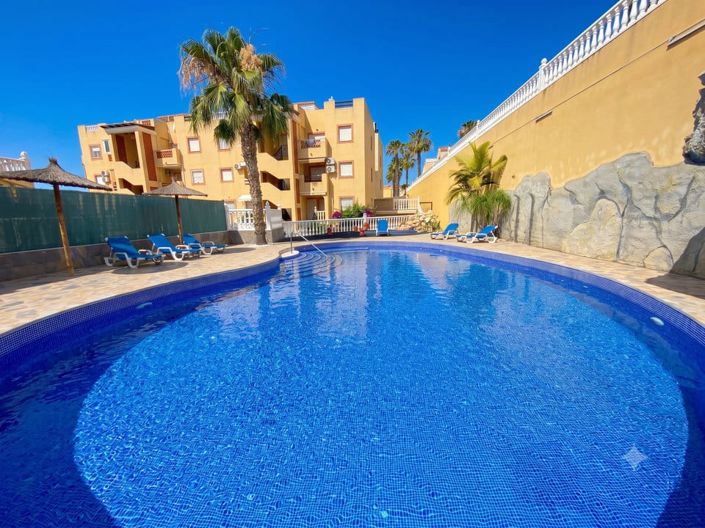Image No.6-2 Bed Townhouse for sale