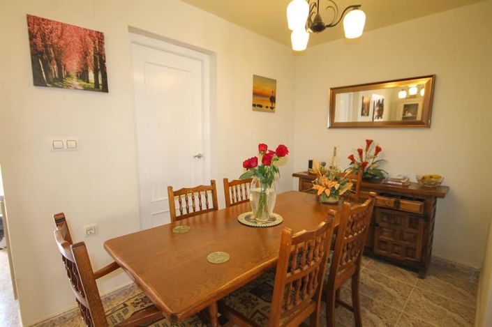 Image No.12-3 Bed Townhouse for sale