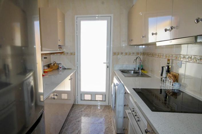 Image No.14-3 Bed Townhouse for sale
