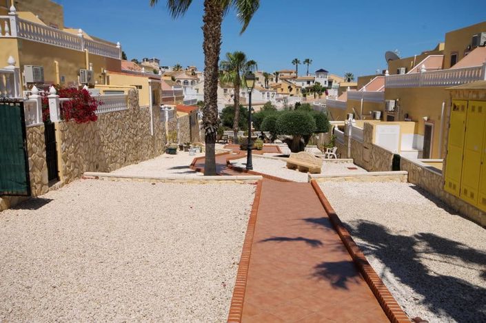 Image No.2-3 Bed Townhouse for sale