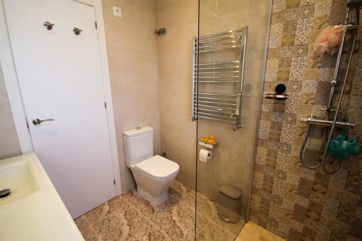 Image No.18-3 Bed Townhouse for sale