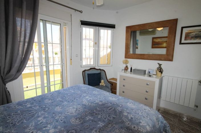 Image No.26-3 Bed Townhouse for sale