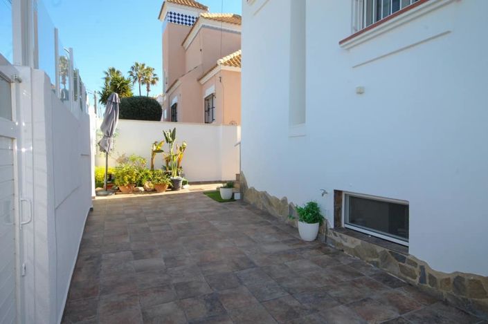 Image No.24-Villa for sale