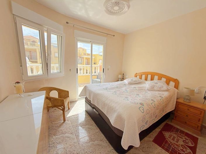 Image No.24-3 Bed Townhouse for sale