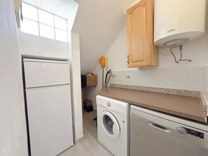 Image No.18-2 Bed Townhouse for sale