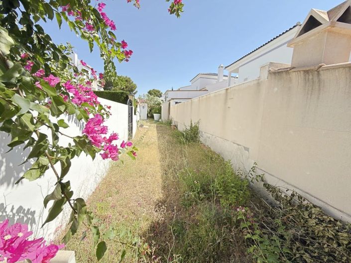 Image No.25-2 Bed Townhouse for sale