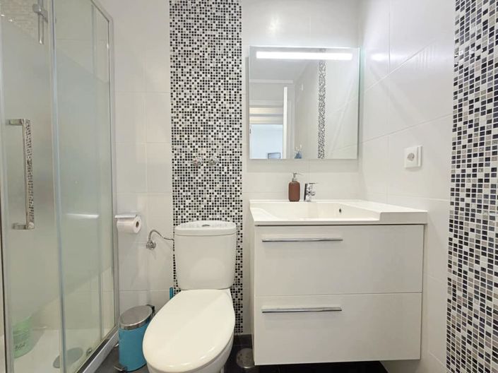 Image No.26-2 Bed Townhouse for sale