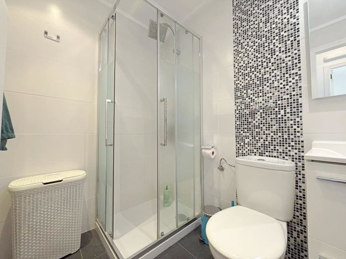 Image No.27-2 Bed Townhouse for sale
