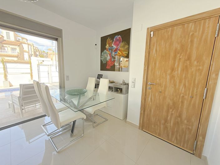 Image No.13-4 Bed Villa for sale