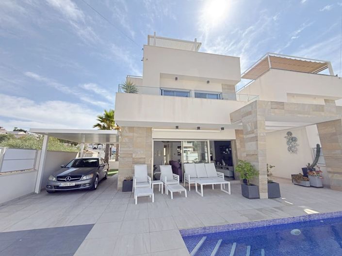 Image No.2-Villa de 4 chambres à vendre à Villamartin