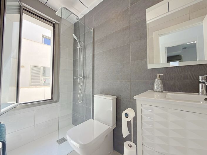 Image No.24-4 Bed Villa for sale