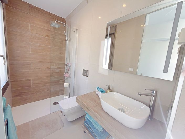 Image No.26-4 Bed Villa for sale