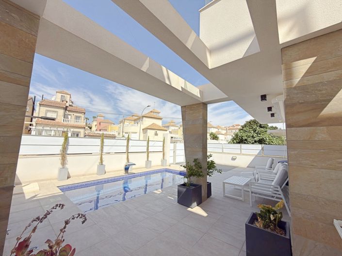 Image No.9-4 Bed Villa for sale