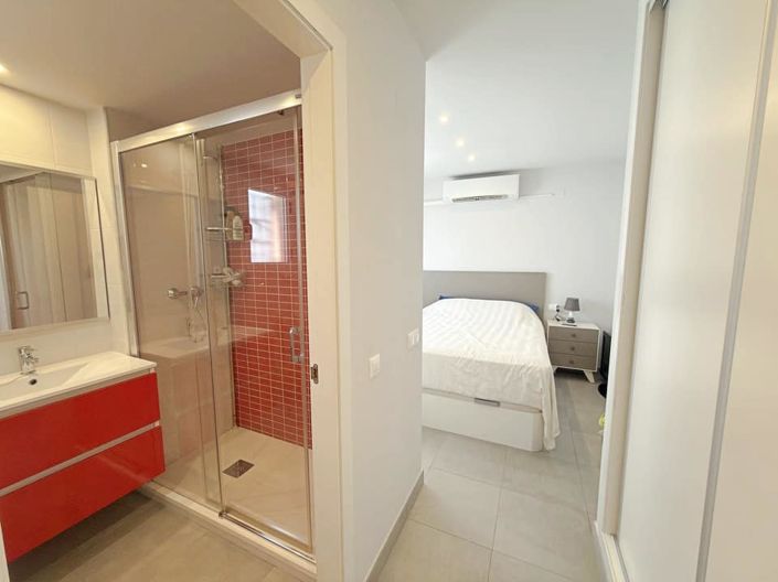 Image No.20-2 Bed Apartment for sale