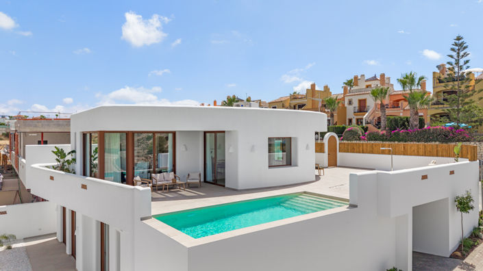 Image No.13-4 Bed Villa / Detached for sale