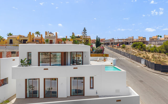 Image No.2-4 Bed Villa / Detached for sale
